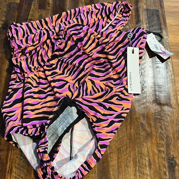 MagicSuit - Picture 2 of 4